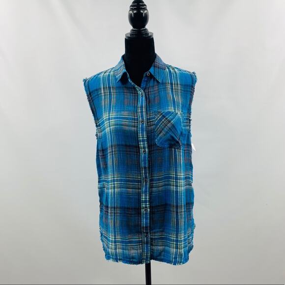 Treasure & Bond Blue Boyfriend Button Up Top - Picture 3 of 9